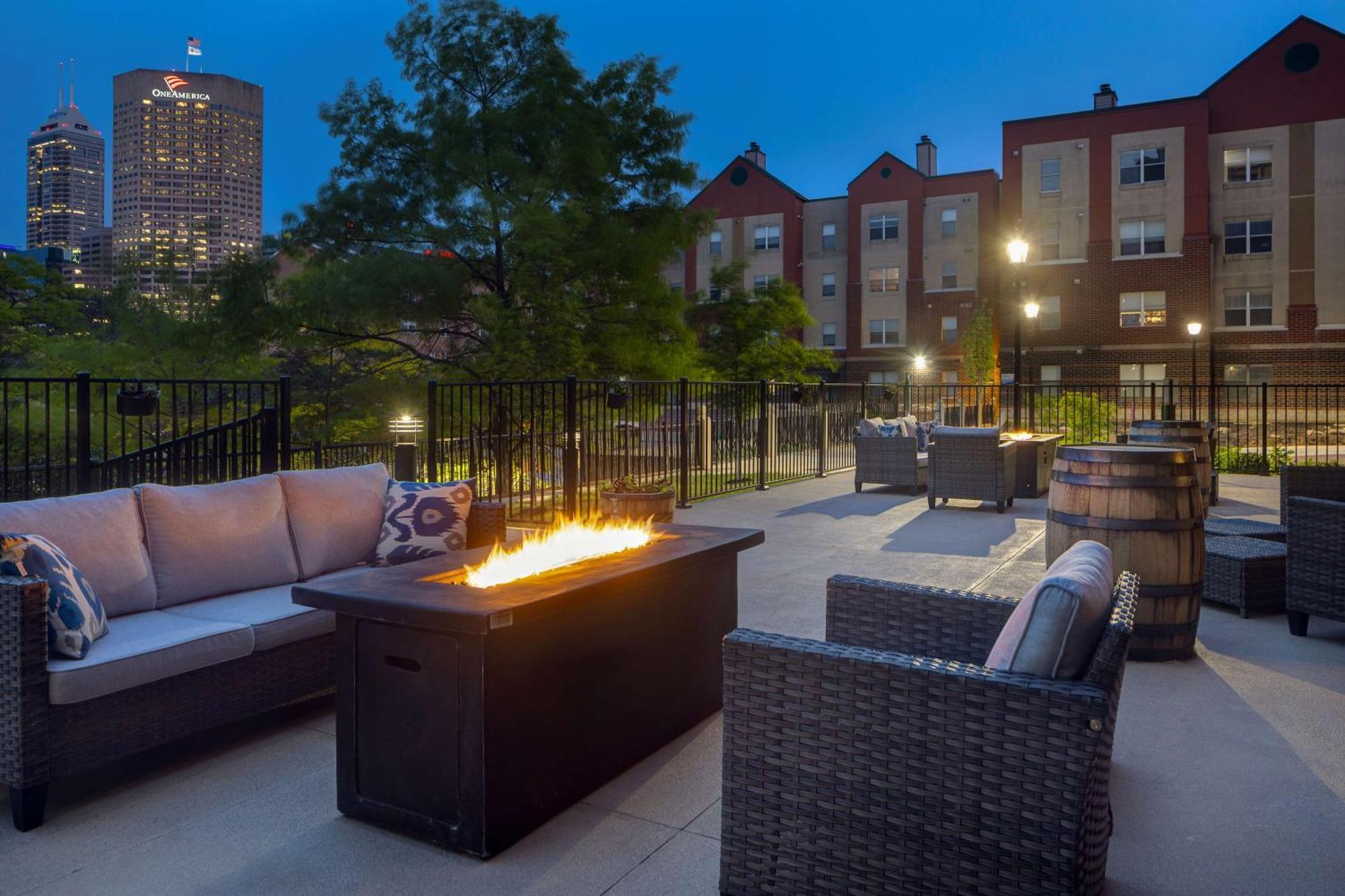 Homewood Suites By Hilton Indianapolis Downtown Iupui Extérieur photo